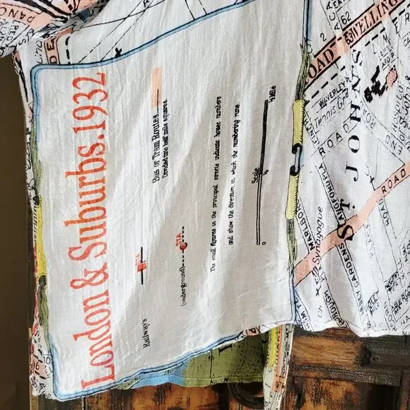 One Hundred Stars London Map Open Ruana
One Size - Picture 4 of 7